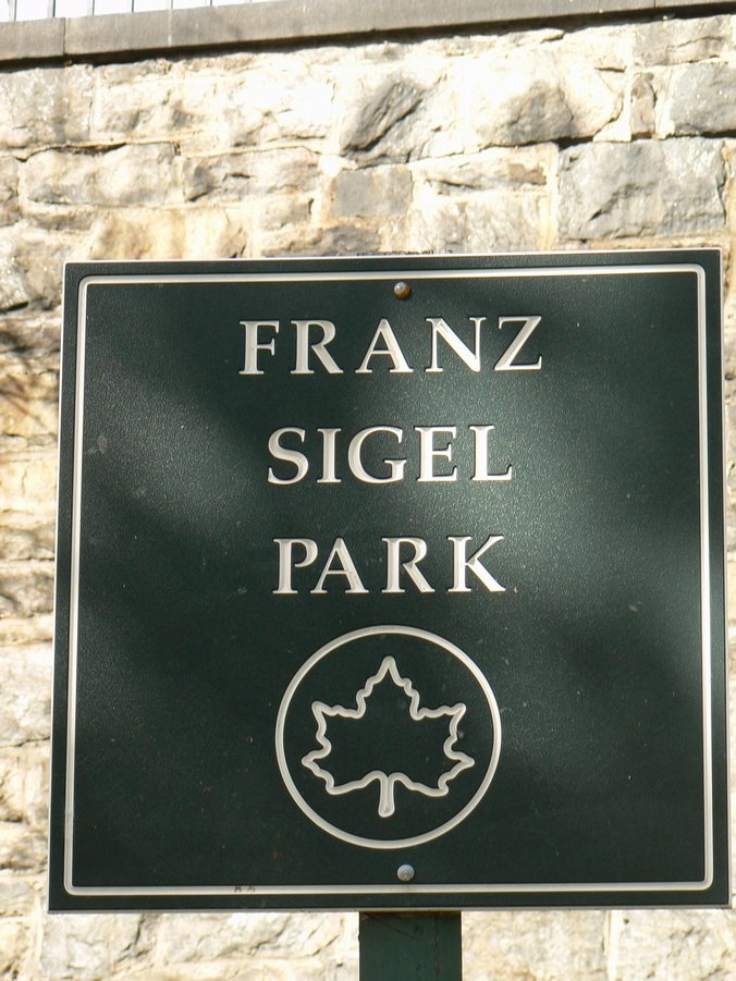 Bronx - Grand Concourse Str: Bronx - Franz Sigel Park 160